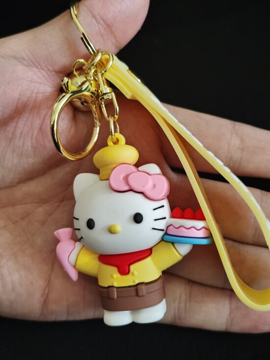 Hello Kitty Accessories - Hello Kitty Baker keychain